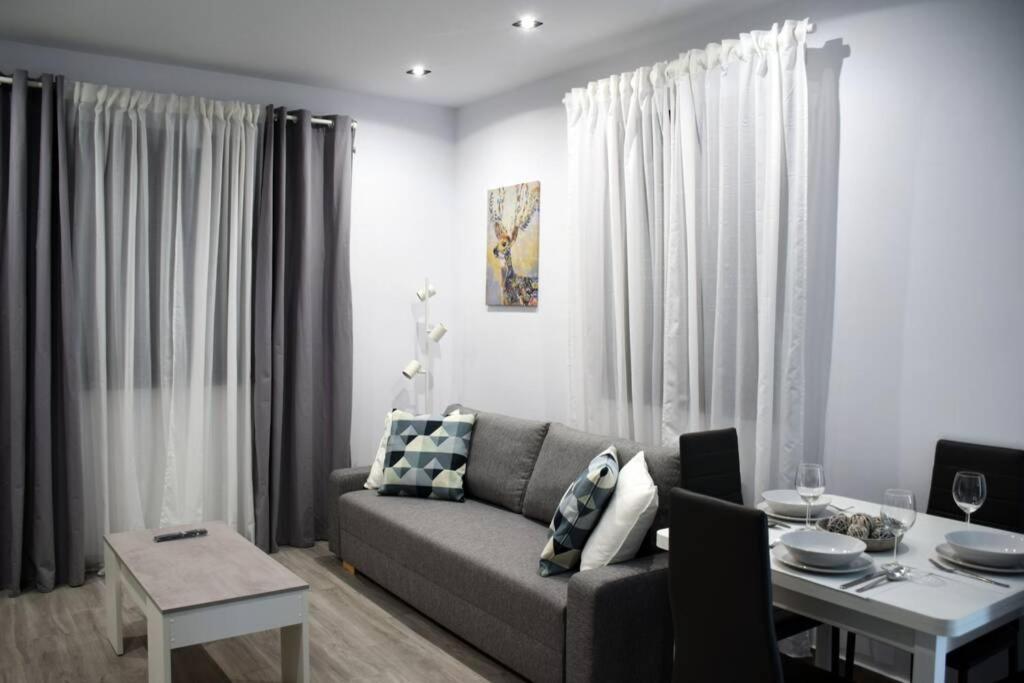 Alojamientos Lola, Suite Con Jacuzzi Benalup-Casas Viejas Eksteriør billede