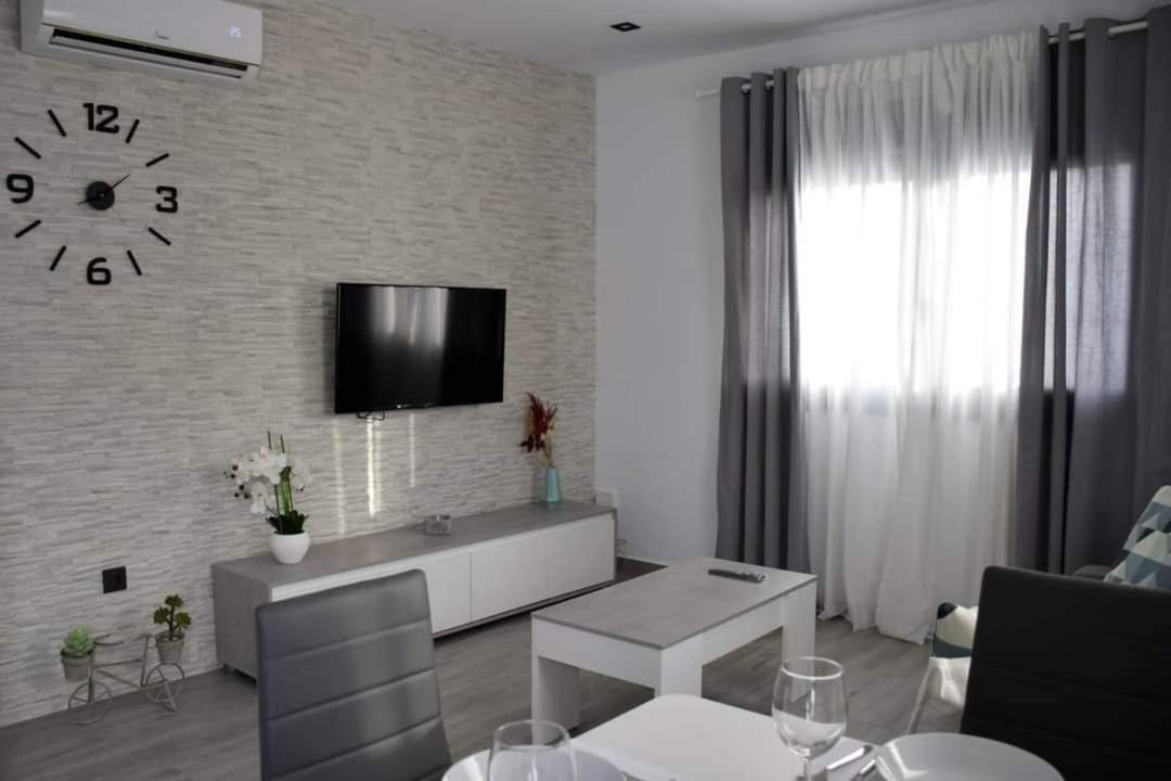 Alojamientos Lola, Suite Con Jacuzzi Benalup-Casas Viejas Eksteriør billede