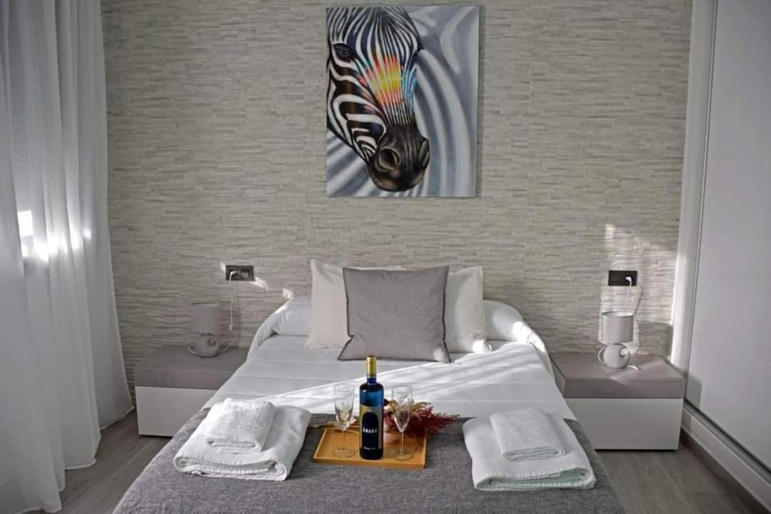 Alojamientos Lola, Suite Con Jacuzzi Benalup-Casas Viejas Eksteriør billede
