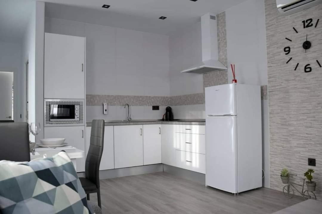 Alojamientos Lola, Suite Con Jacuzzi Benalup-Casas Viejas Eksteriør billede