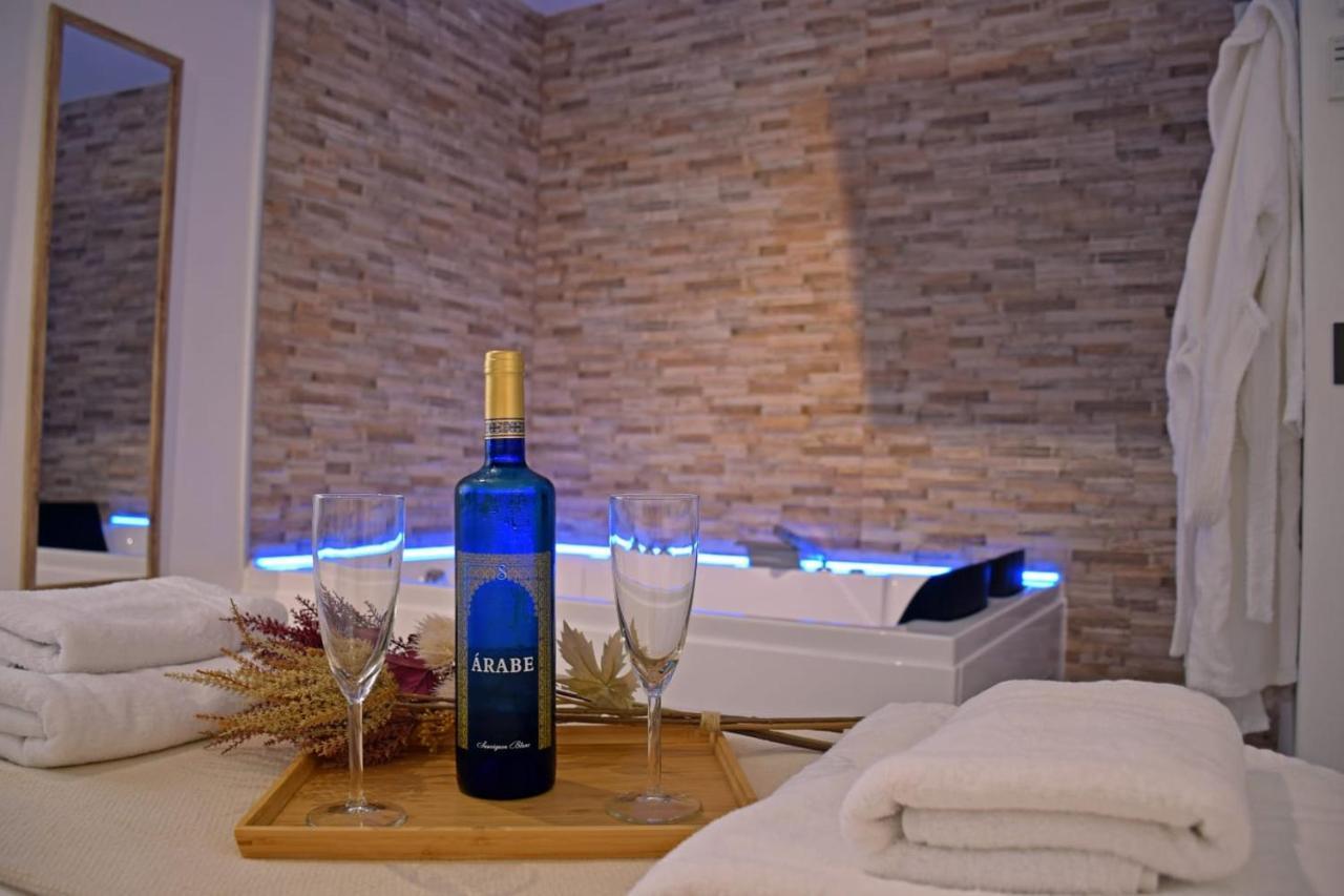 Alojamientos Lola, Suite Con Jacuzzi Benalup-Casas Viejas Eksteriør billede