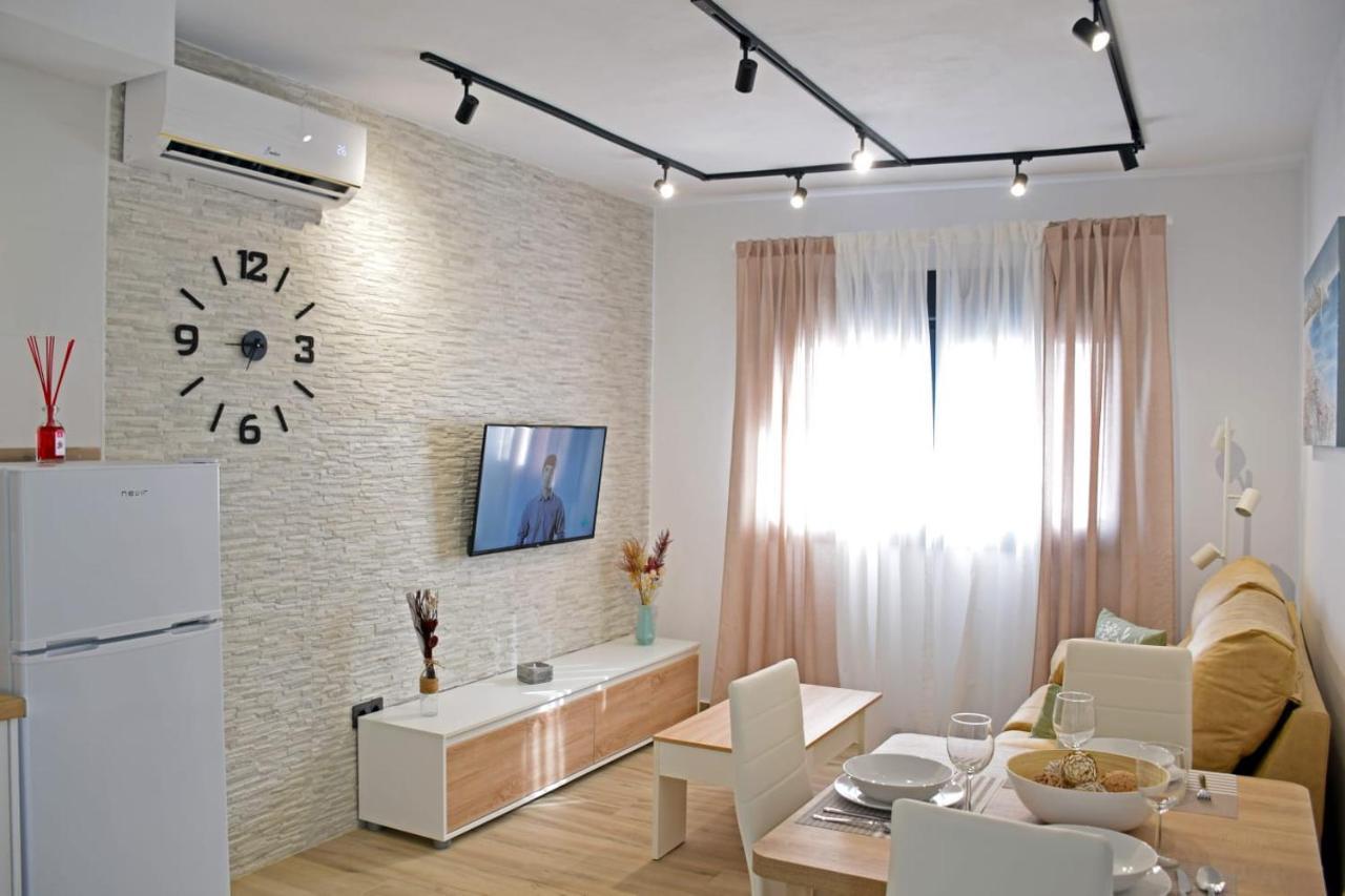 Alojamientos Lola, Suite Con Jacuzzi Benalup-Casas Viejas Eksteriør billede