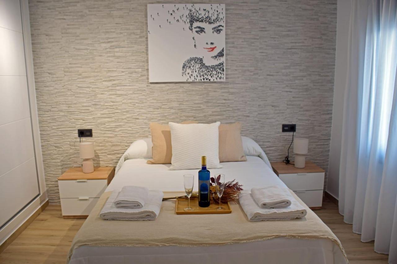 Alojamientos Lola, Suite Con Jacuzzi Benalup-Casas Viejas Eksteriør billede